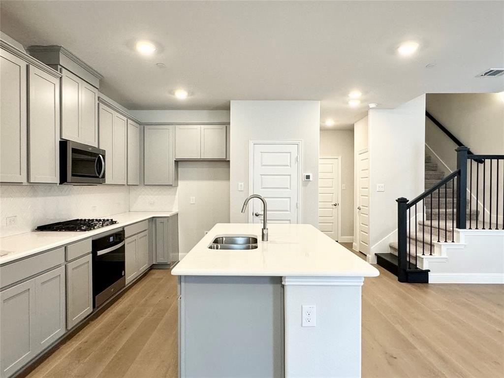 7830 Bayside Dr - Photo 5 of 25