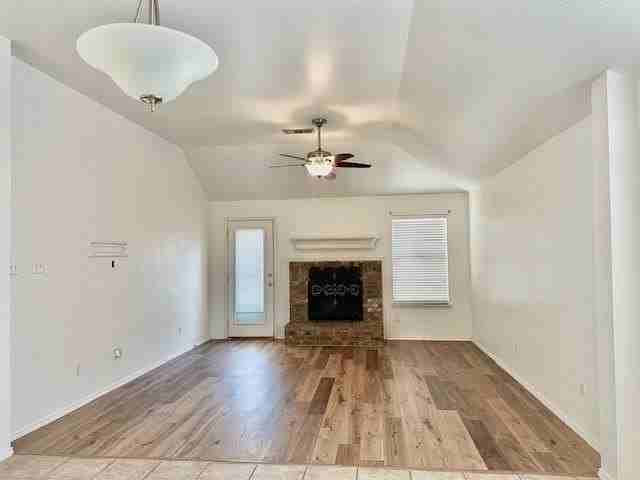 2815 Oak Crest Dr - Photo 3 of 17