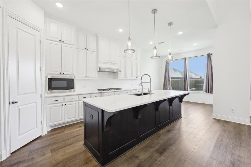 4101 Hawthorn Dr - Photo 7 of 40