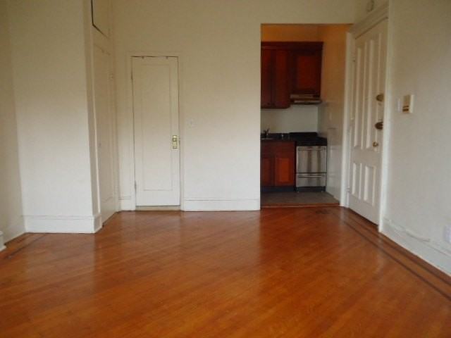 250 Carlton Ave #5 - Photo 2 of 6