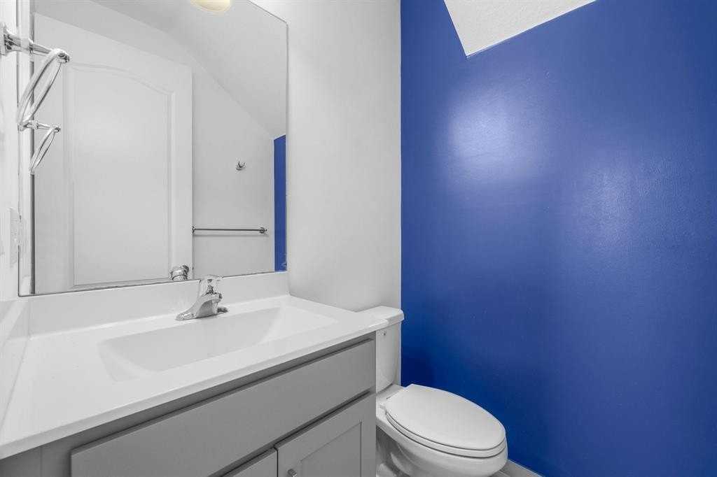 12772 Anthorne Ln - Photo 6 of 32