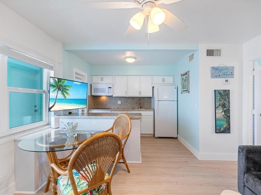 2600 N Surf Rd #302 - Photo 6 of 35