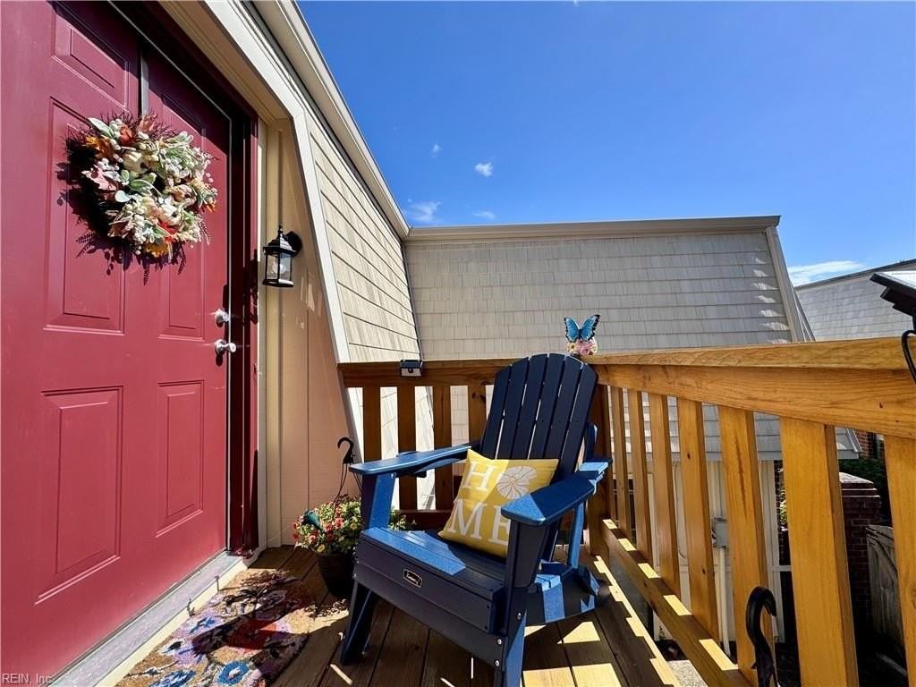 1023 Lands End Way - Photo 2 of 21