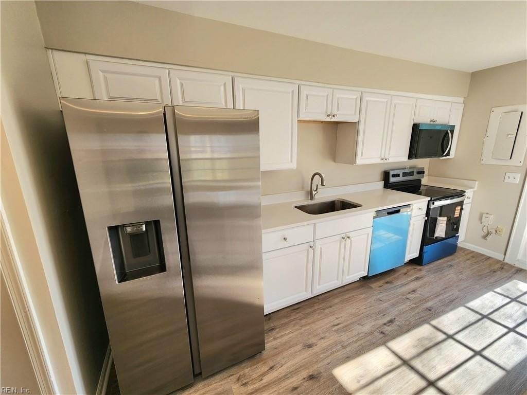 4717 Whitetail Ct - Photo 3 of 19