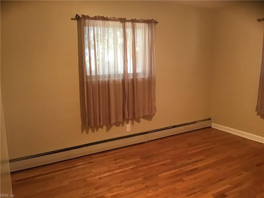 1029 Fairlawn Ave - Photo 6 of 12