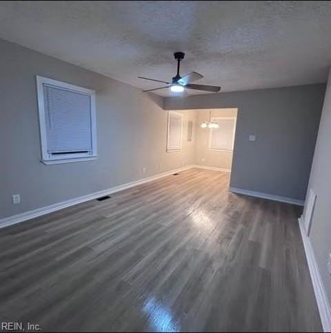 1111 Anne Ave - Photo 4 of 11