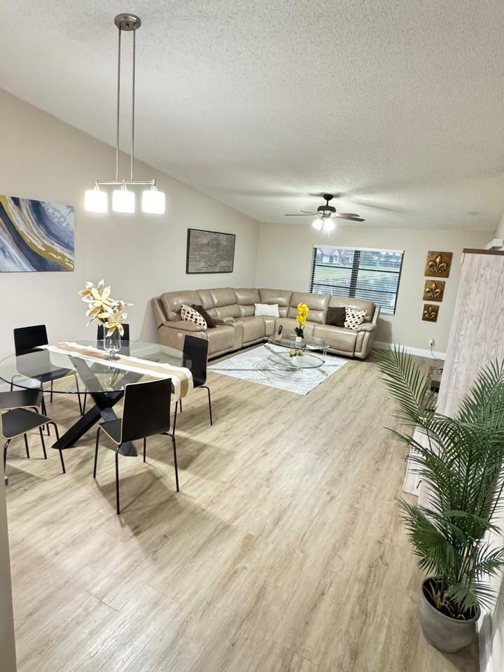 18560 Sunburst Ln #D - Photo 4 of 28