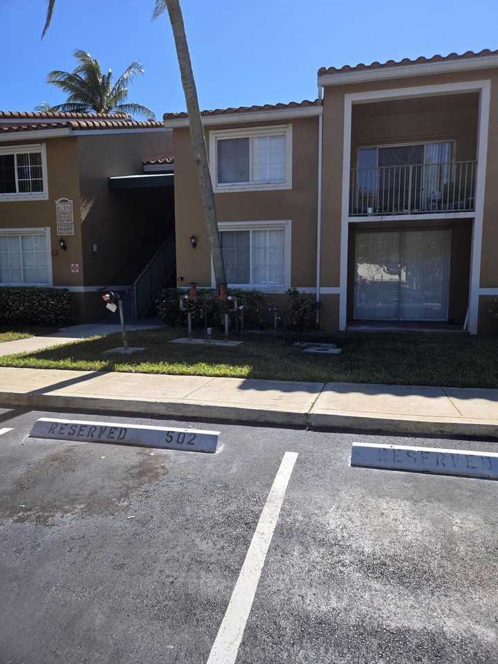 7832 Sonoma Springs Cir #105