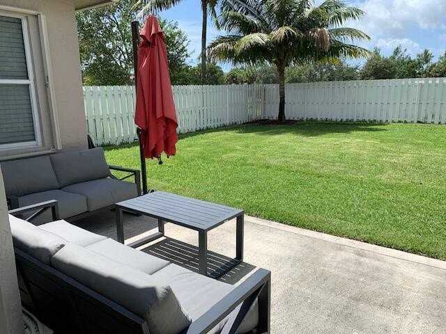 7891 Manor Forest Blvd - Photo 3 of 33