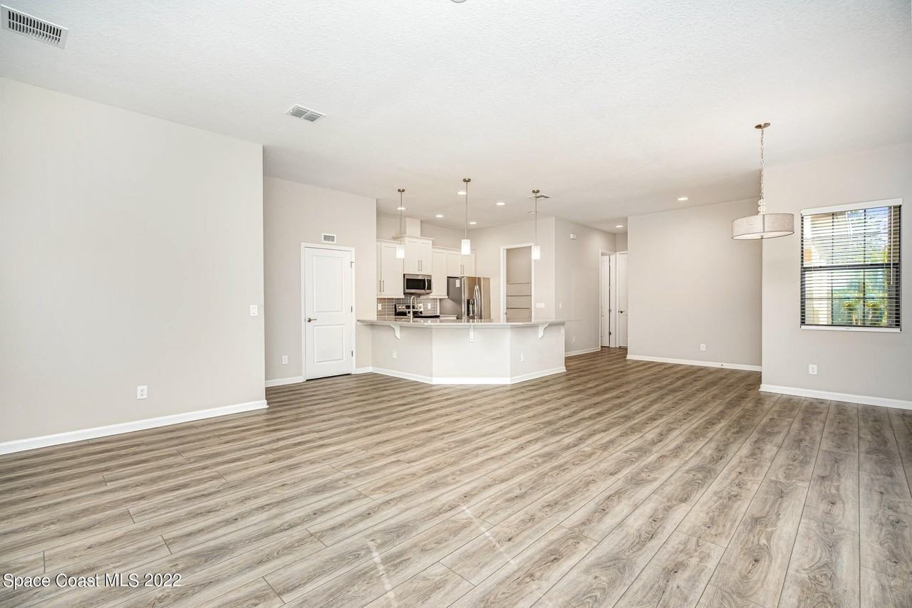 700 Lanai Cir - Photo 5 of 16