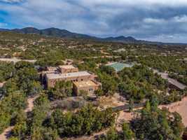 featured image of 1060 Bishops Lodge Rd