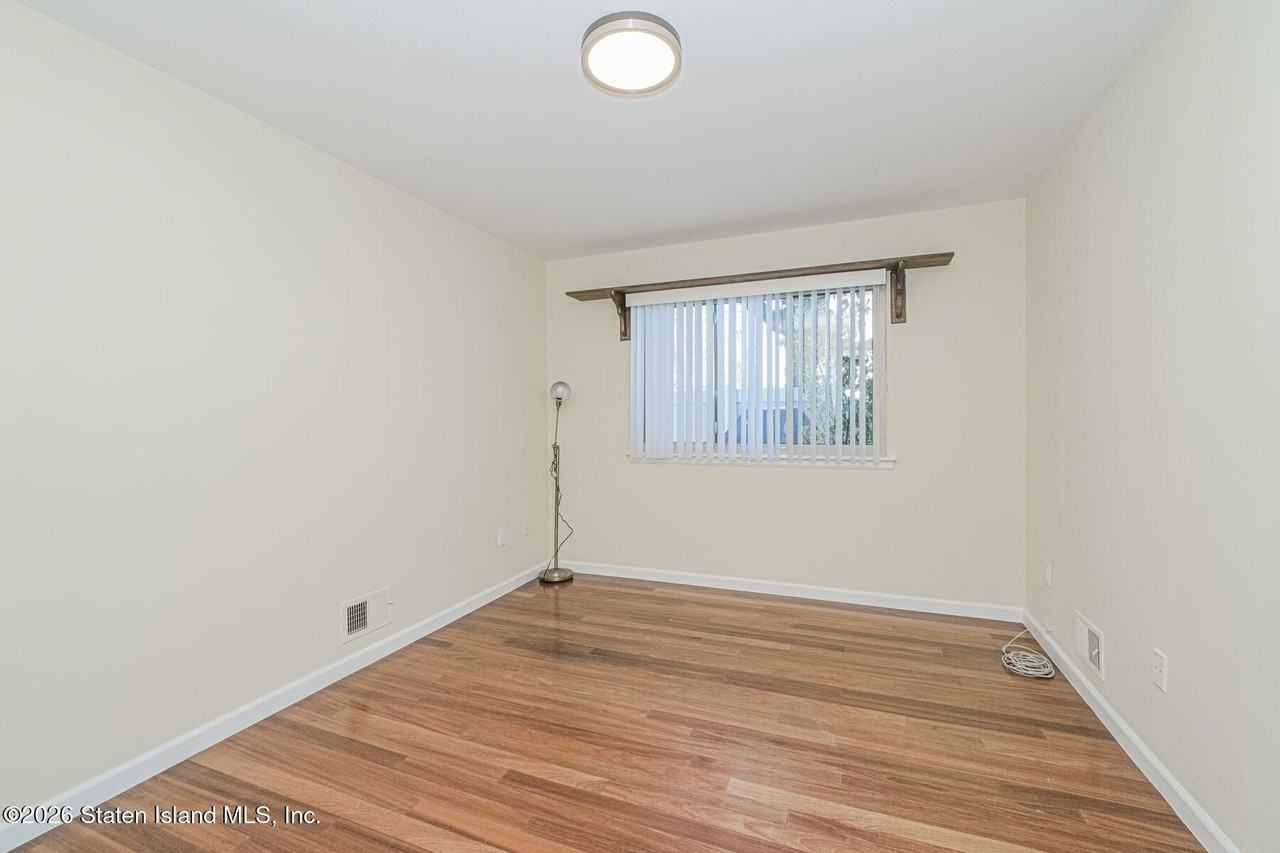 857 Bloomingdale Rd - Photo 5 of 23