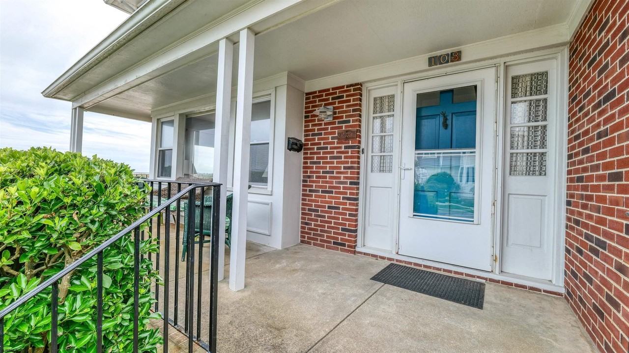 108 S Newark Ave - Photo 4 of 50