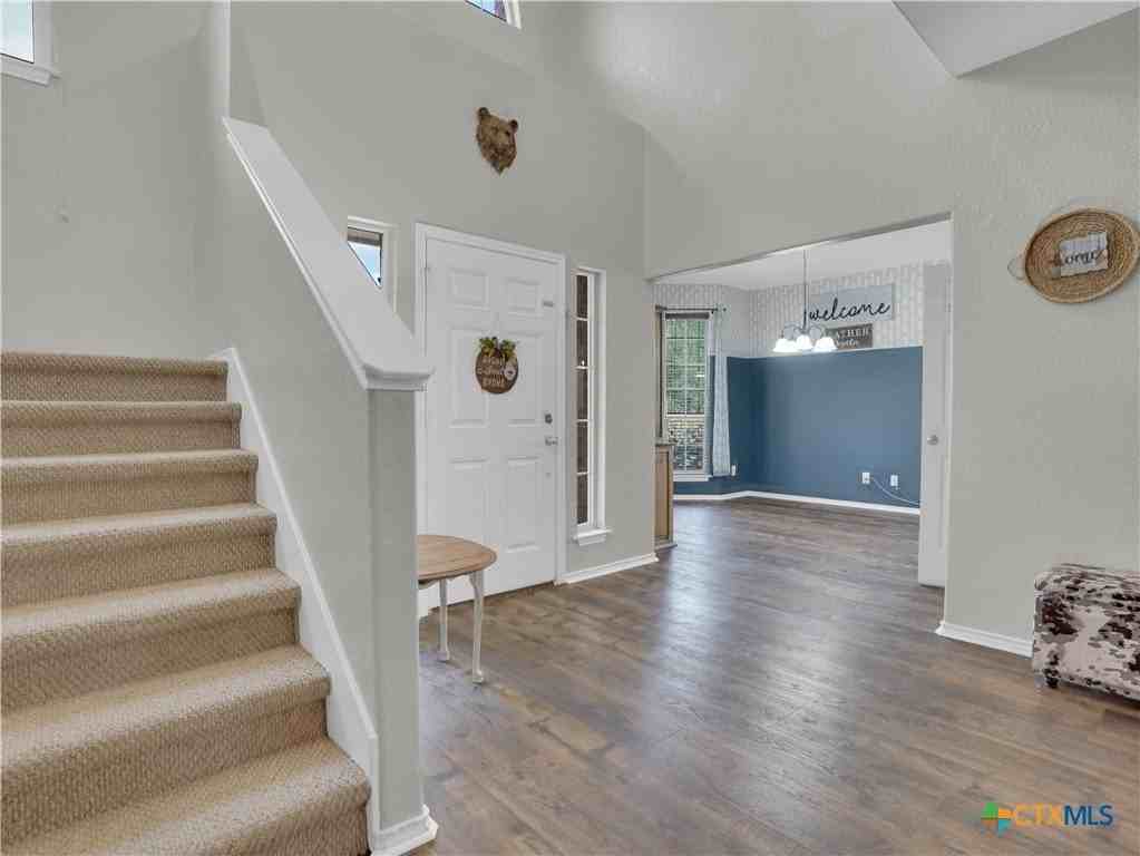 1775 Jasons N Court - Photo 4 of 33