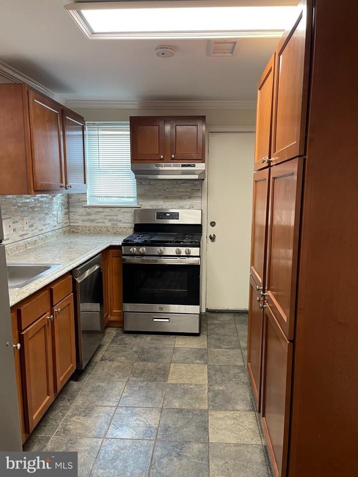 68 O St Nw - Photo 7 of 22