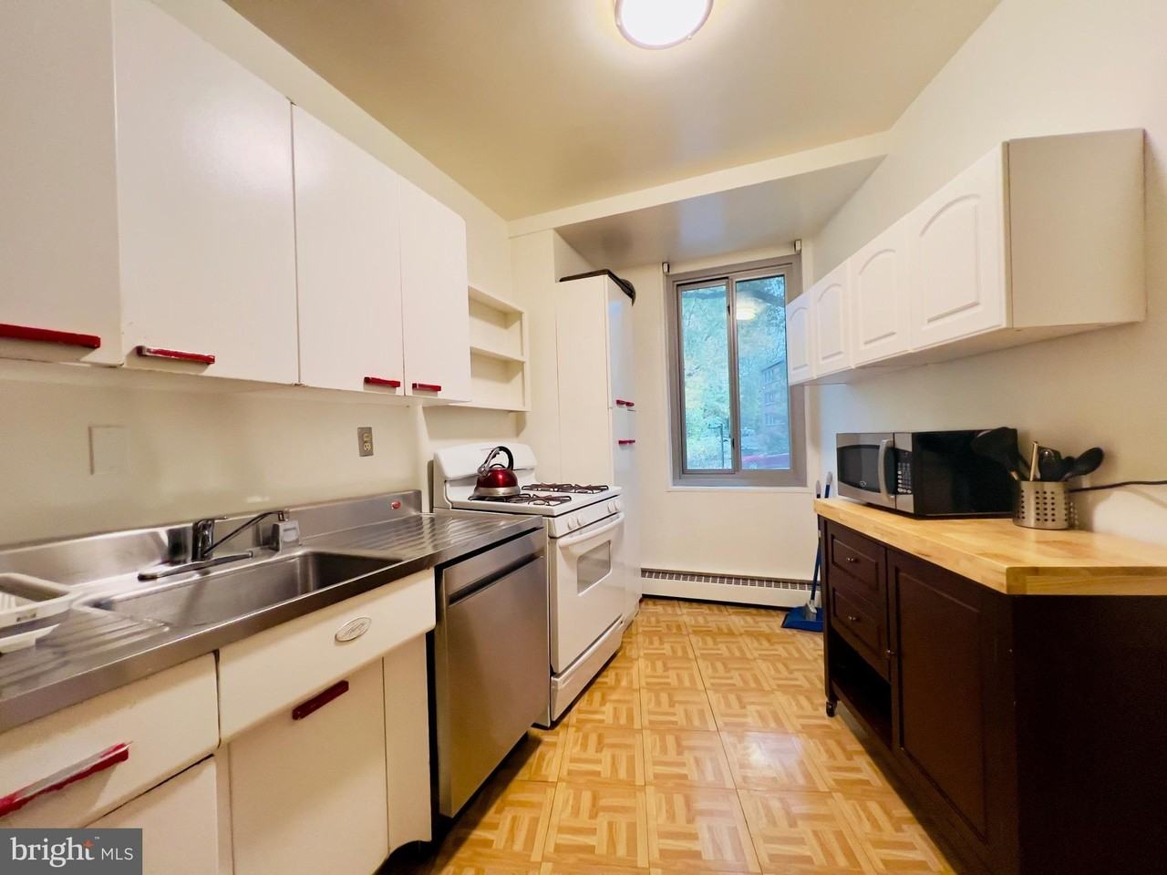 4200 Cathedral Ave Nw Apt 114 #114 - Photo 3 of 10