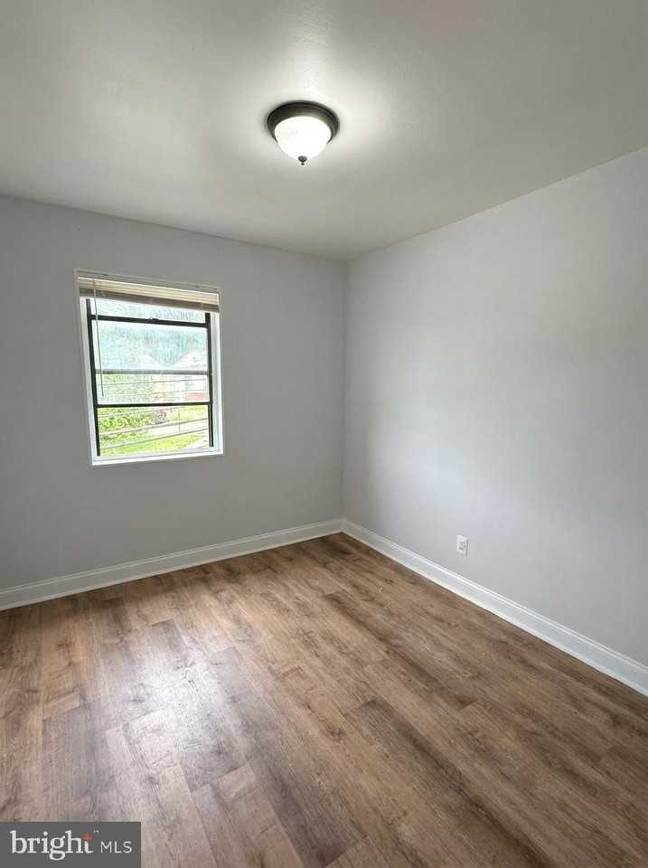 2100 Channing St Ne Apt 3a #3A - Photo 5 of 7