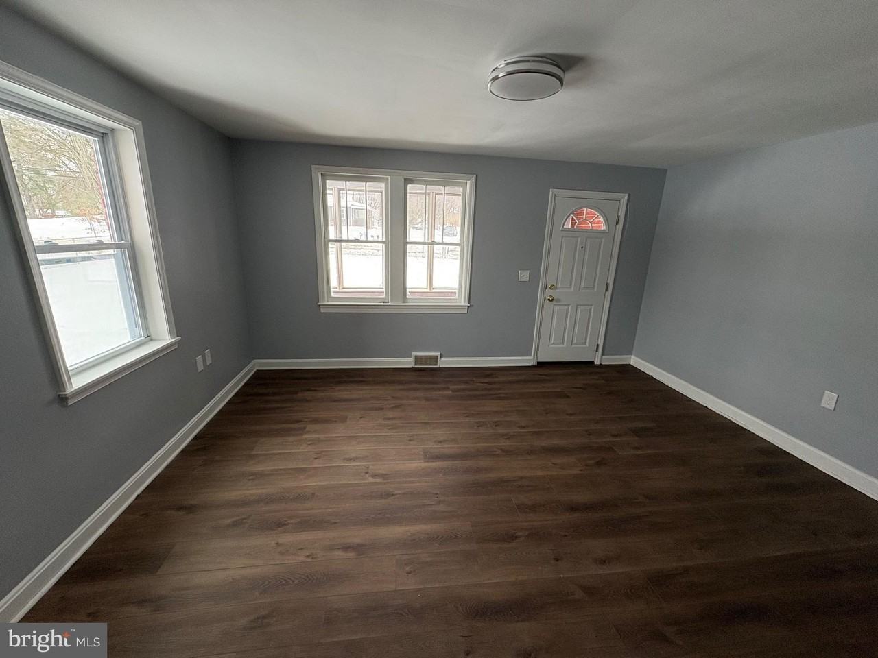 7844 Clark Station Rd - Photo 4 of 29