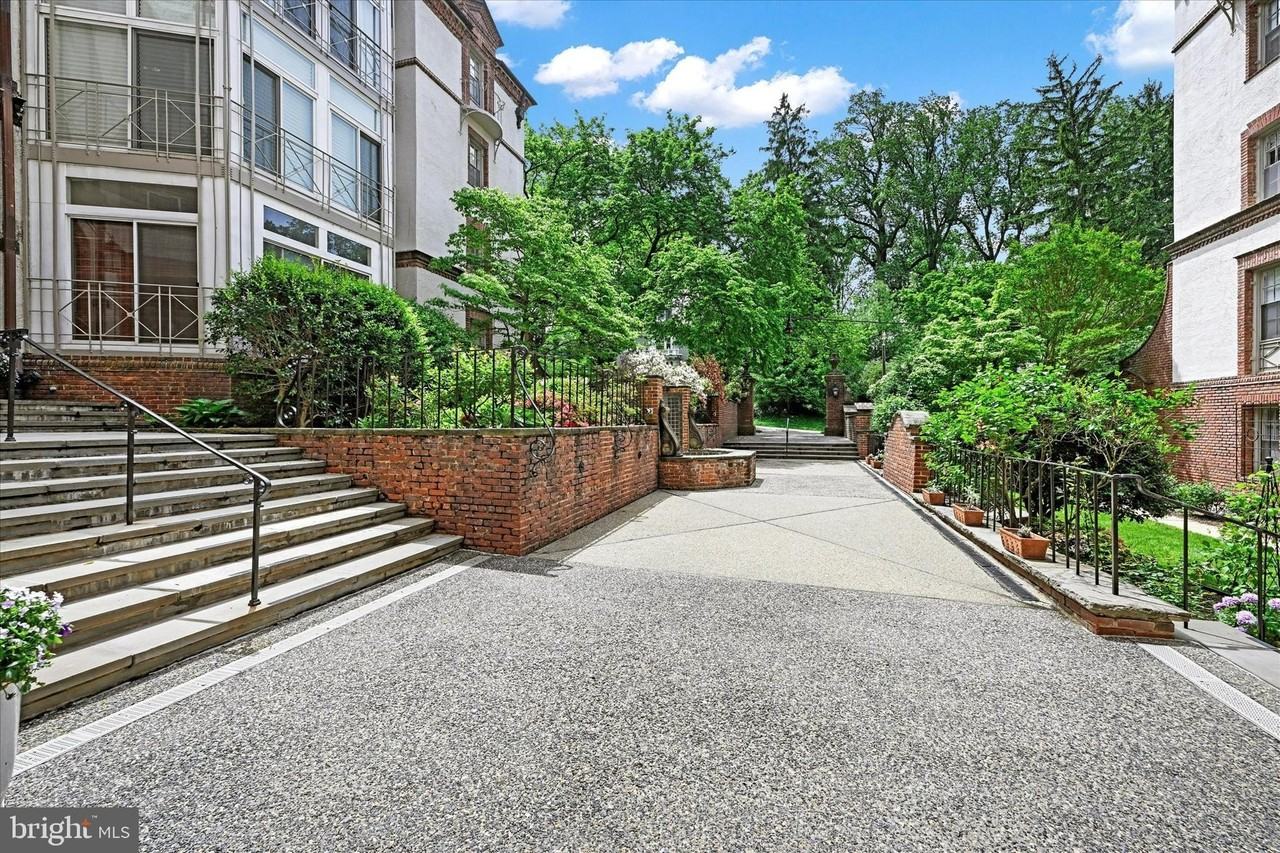 6 Upland Rd Apt Q3 #Q3 - Photo 3 of 27