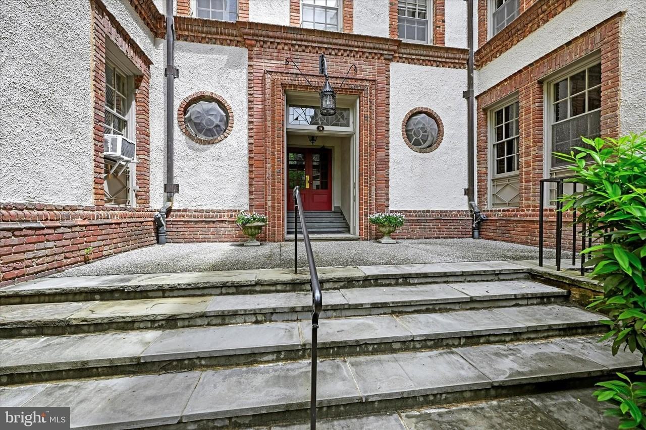 6 Upland Rd Apt Q3 #Q3 - Photo 4 of 27