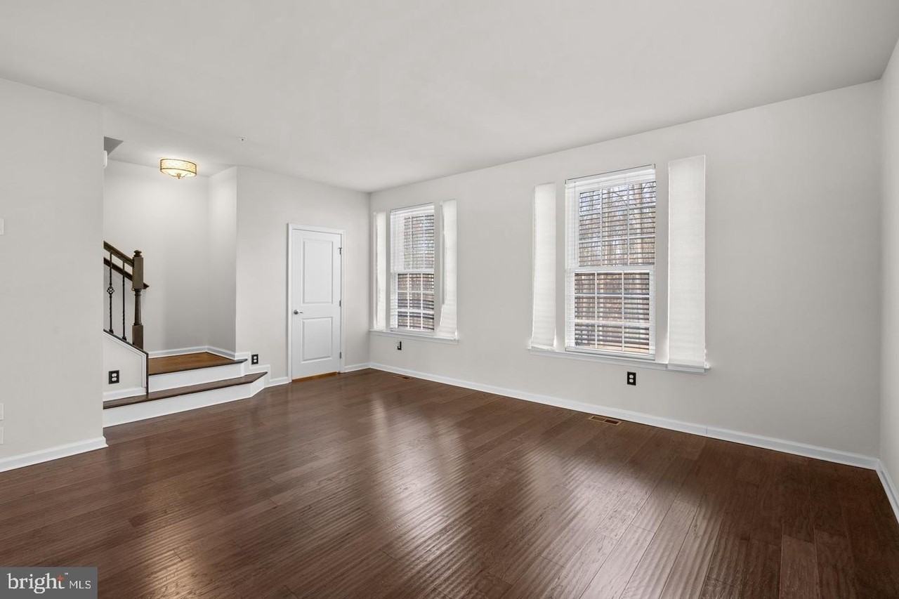 9542 Watts Rd - Photo 3 of 37