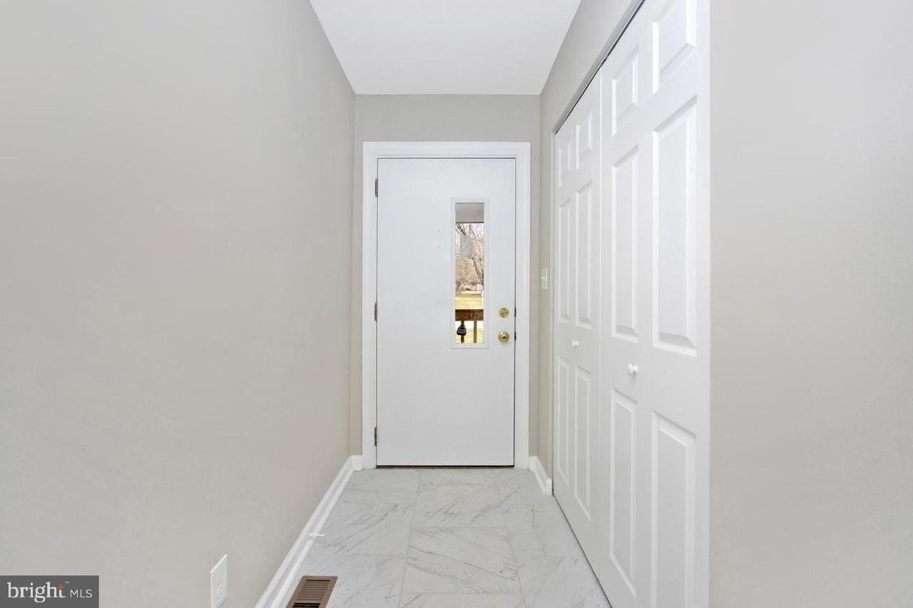 6738 Allview Dr - Photo 2 of 33