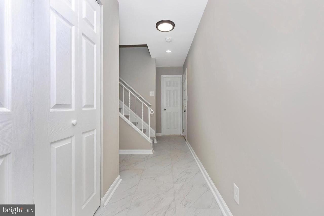 6738 Allview Dr - Photo 3 of 33