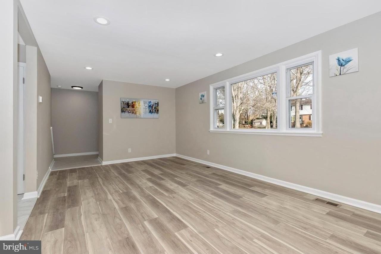 6738 Allview Dr - Photo 7 of 33