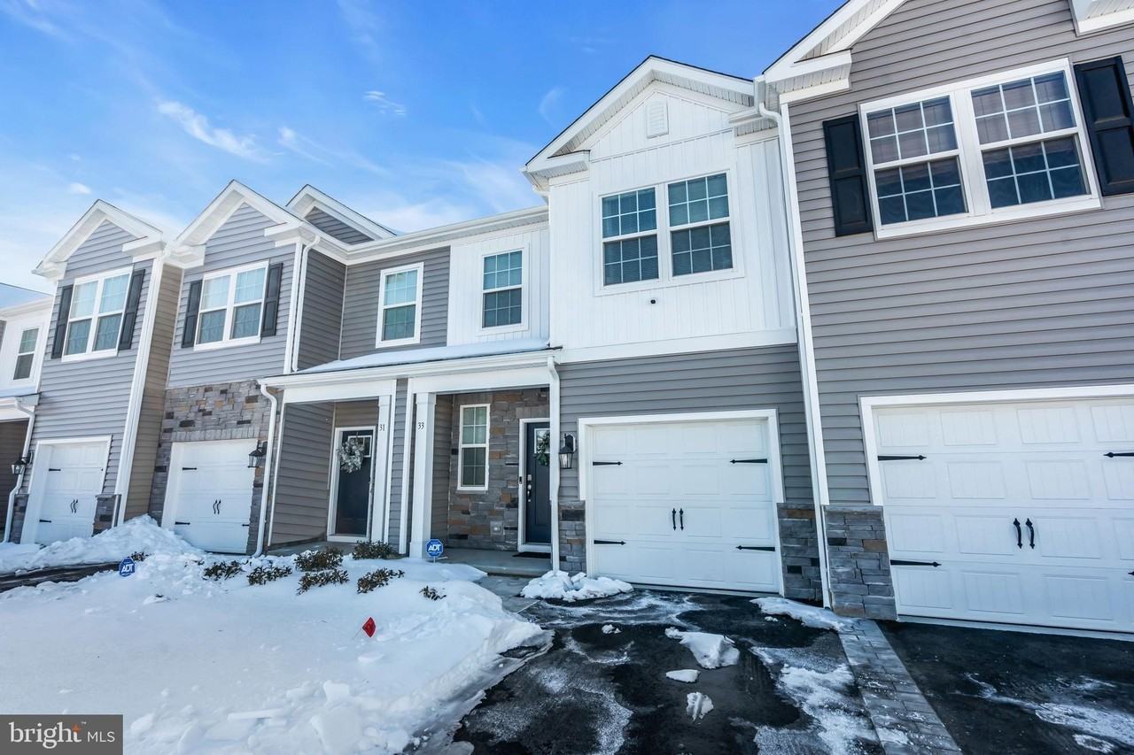 33 Alexander Way - Photo 4 of 35