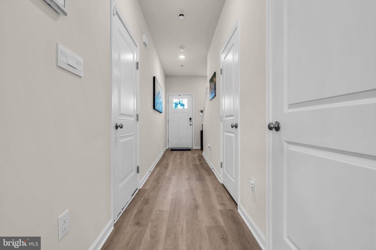 33 Alexander Way - Photo 7 of 35