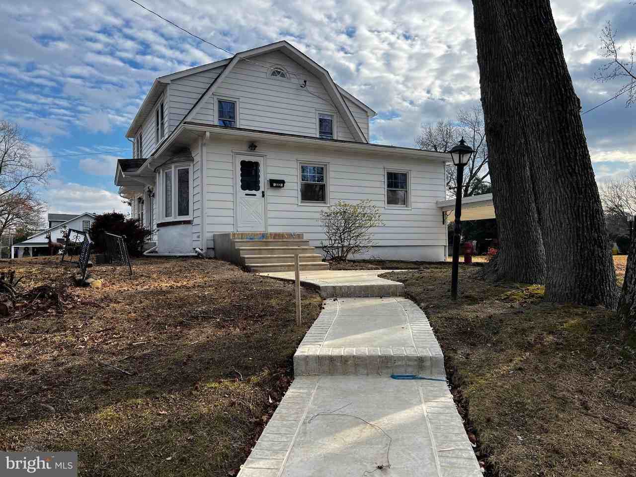 222 Berlin Rd N - Photo 3 of 7