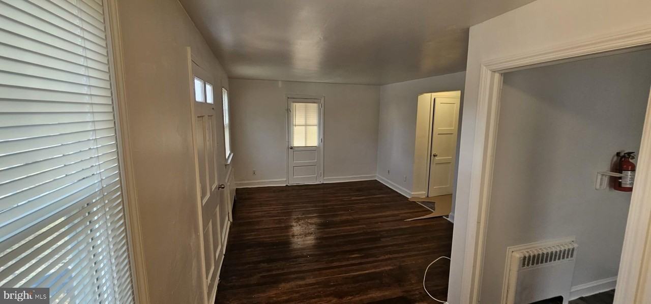 1ST Lee St #1stFL - Photo 3 of 13