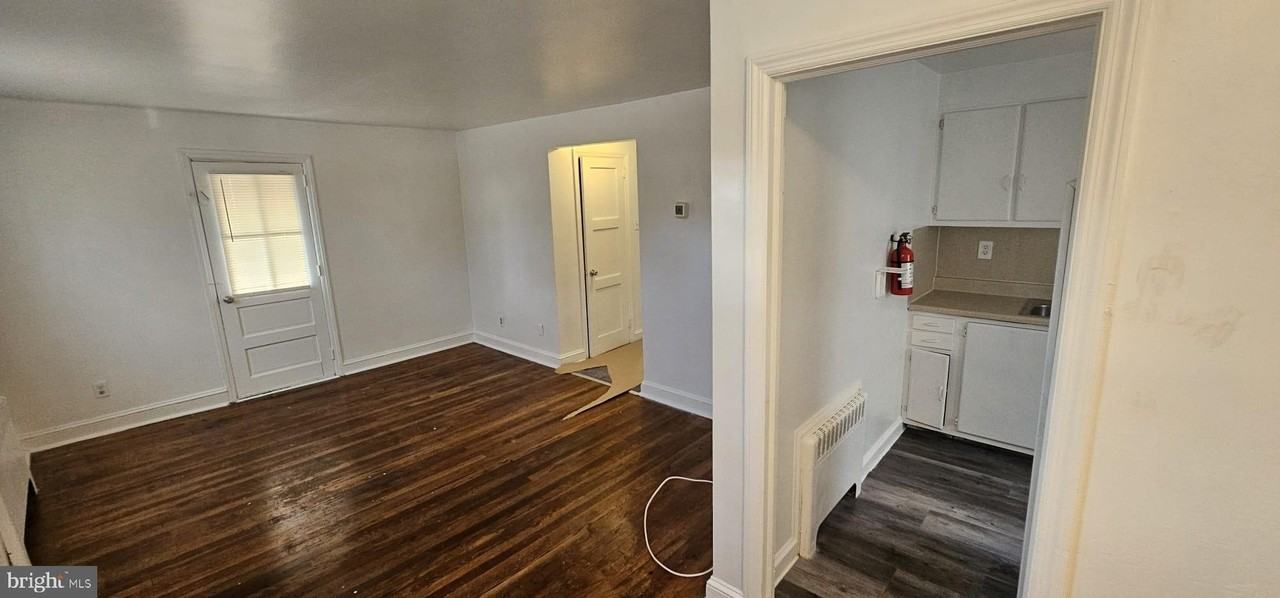 1ST Lee St #1stFL - Photo 4 of 13