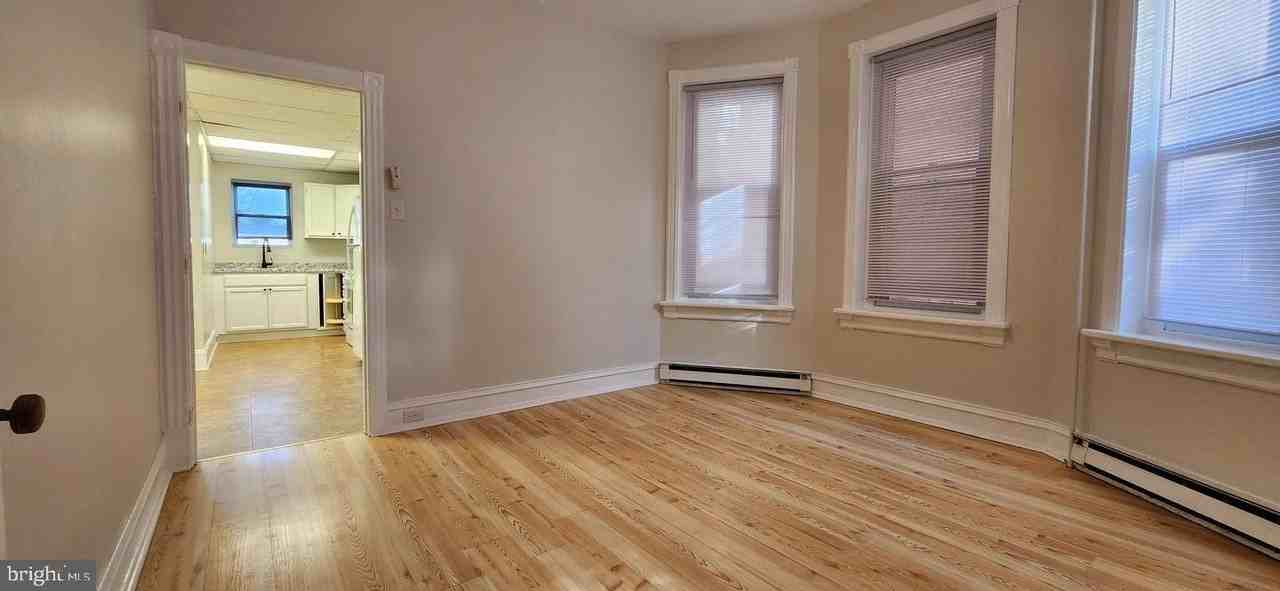 51 N Hellertown Ave - Photo 7 of 13