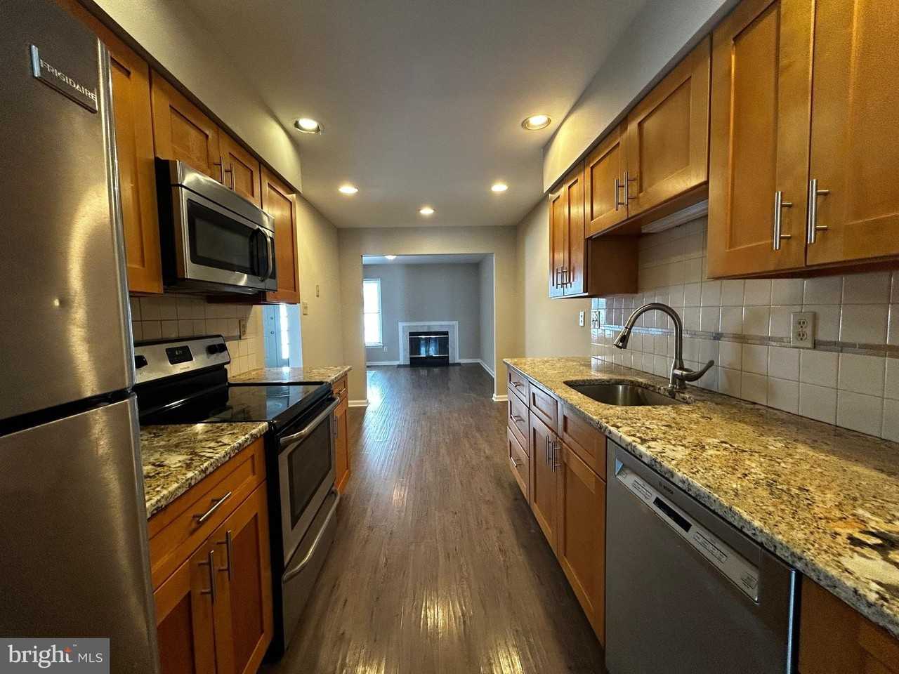 103 S Village Ave - Photo 7 of 18