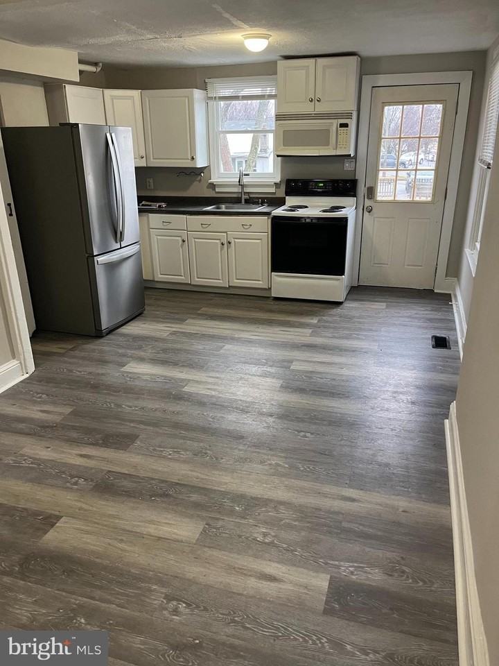 394 E Nields St - Photo 4 of 12