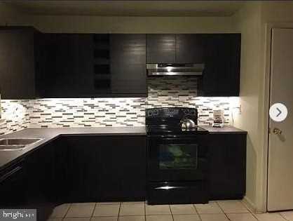 185 Stirling Ct - Photo 2 of 14