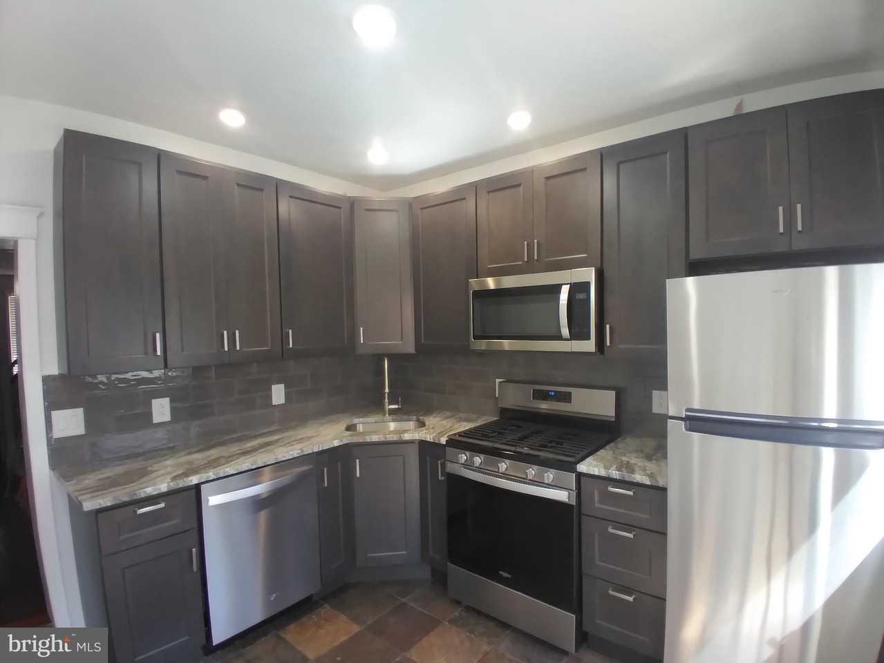 224 Watkins St - Photo 6 of 17