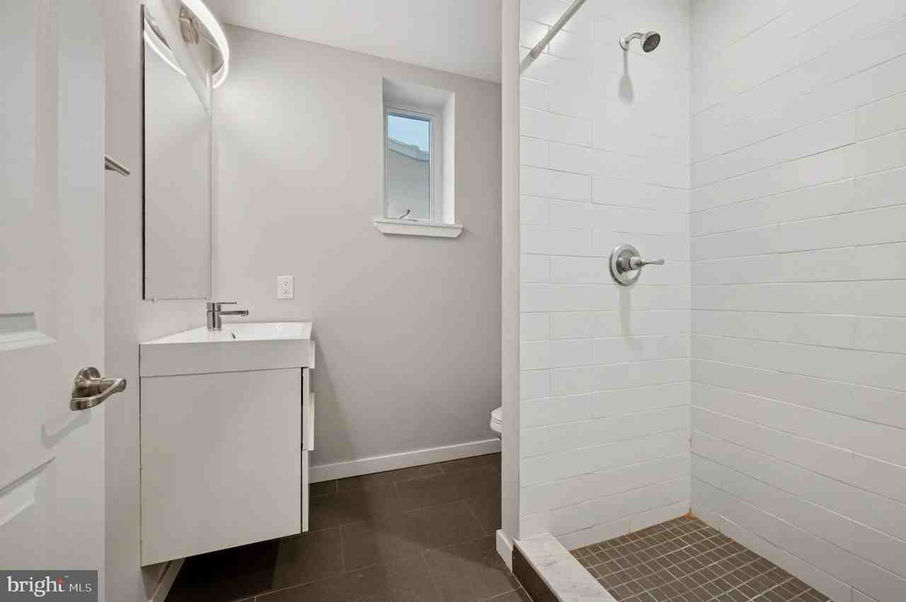 501-03 W GIRARD Avenue unit: 3 #3 - Photo 3 of 7