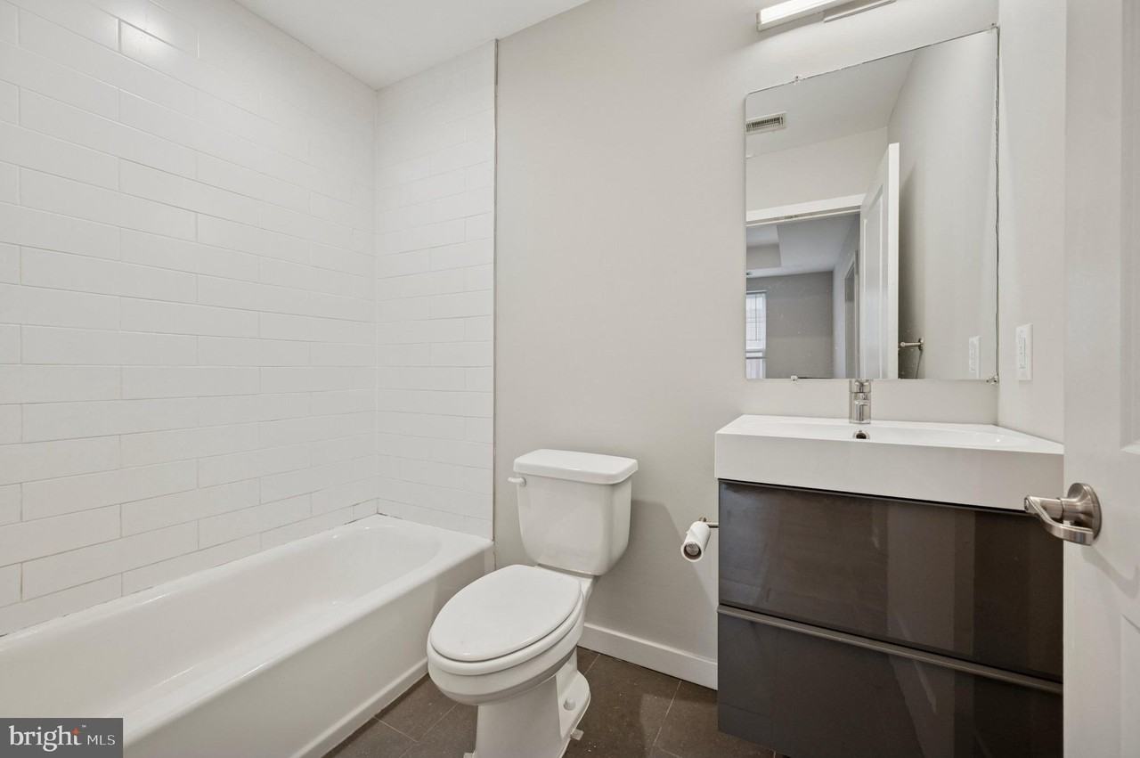 501-03 W GIRARD Avenue unit: 3 #3 - Photo 5 of 7