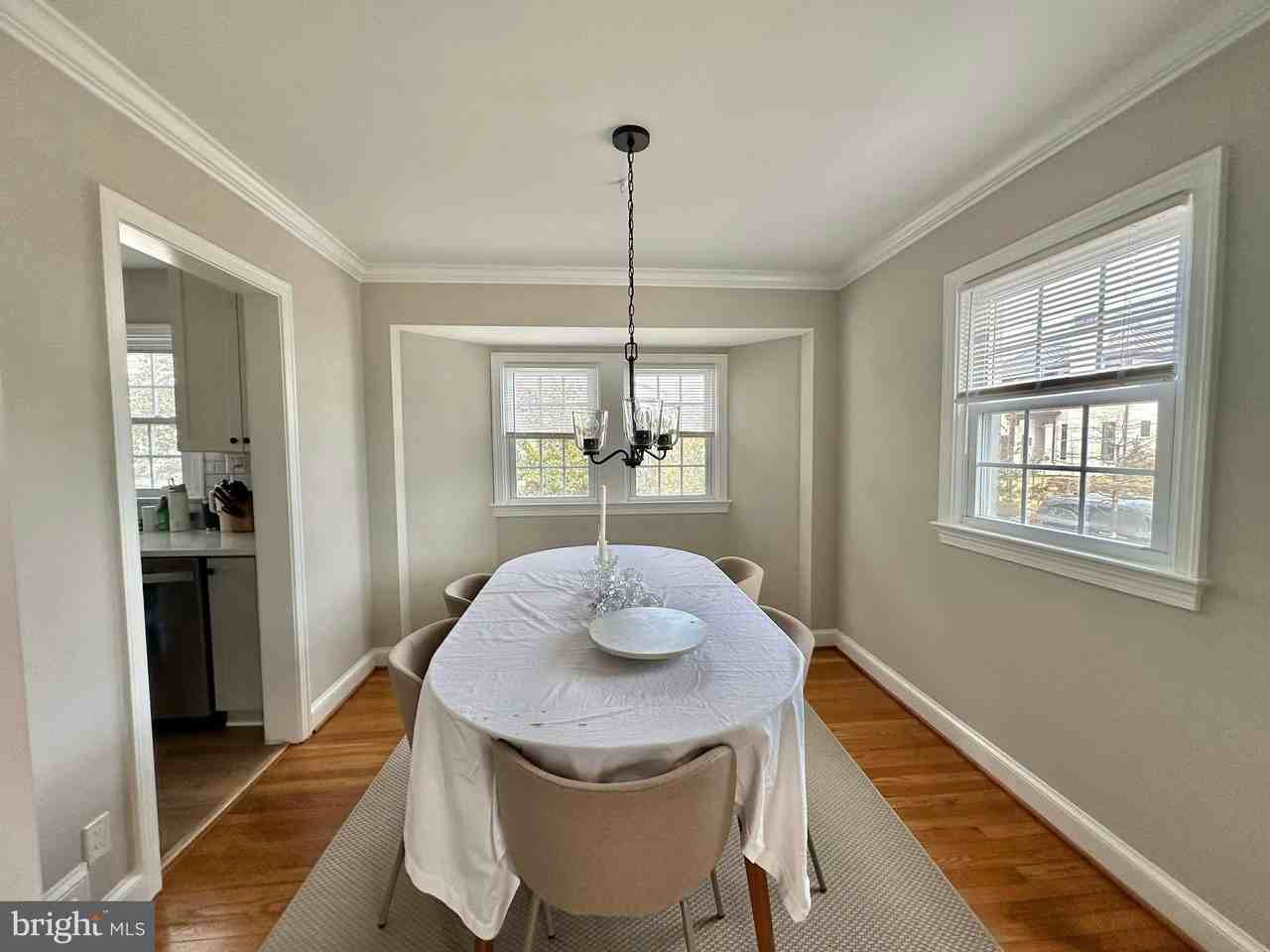 1228 N Stuart St - Photo 4 of 21