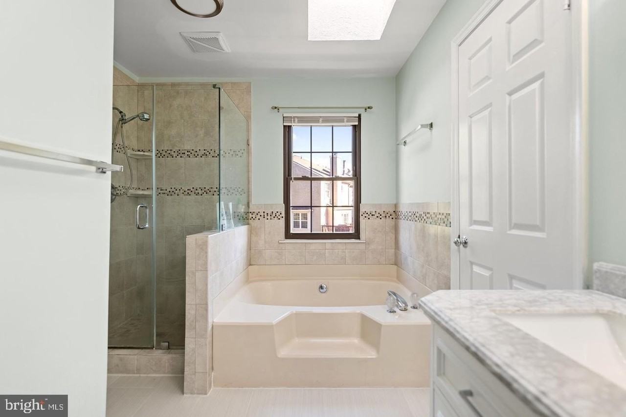 3939 Tallow Tree Pl - Photo 7 of 45