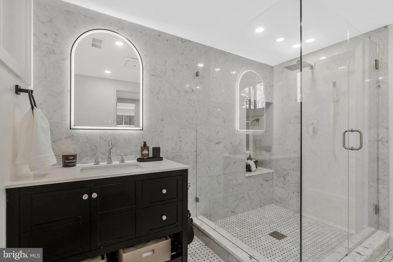 6810 Weaver Ave - Photo 4 of 50