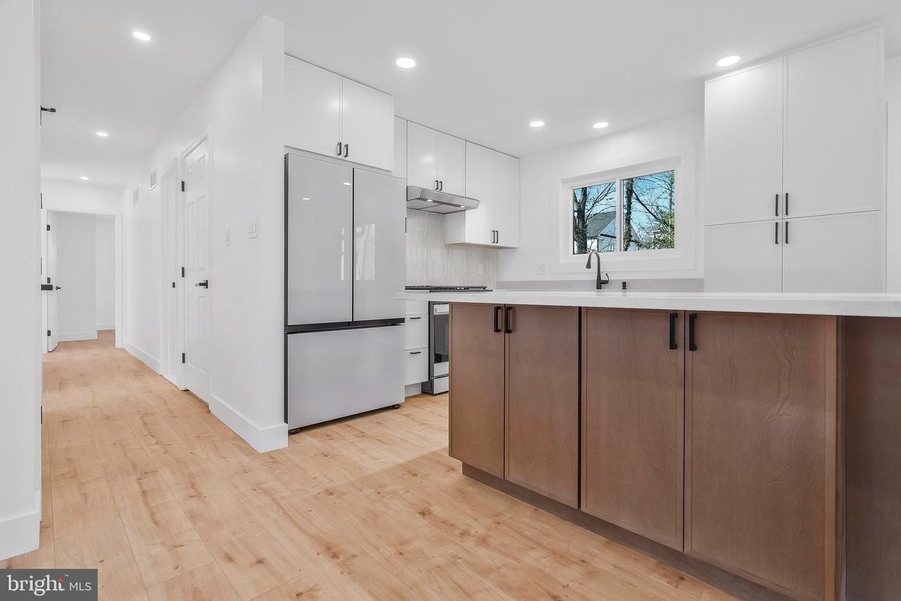 6810 Weaver Ave - Photo 6 of 50