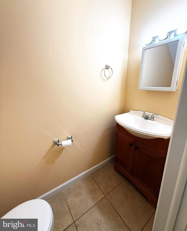 3921 Woodhue Pl - Photo 7 of 21