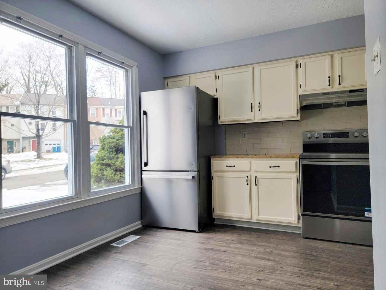 7370 Stream Way - Photo 3 of 24