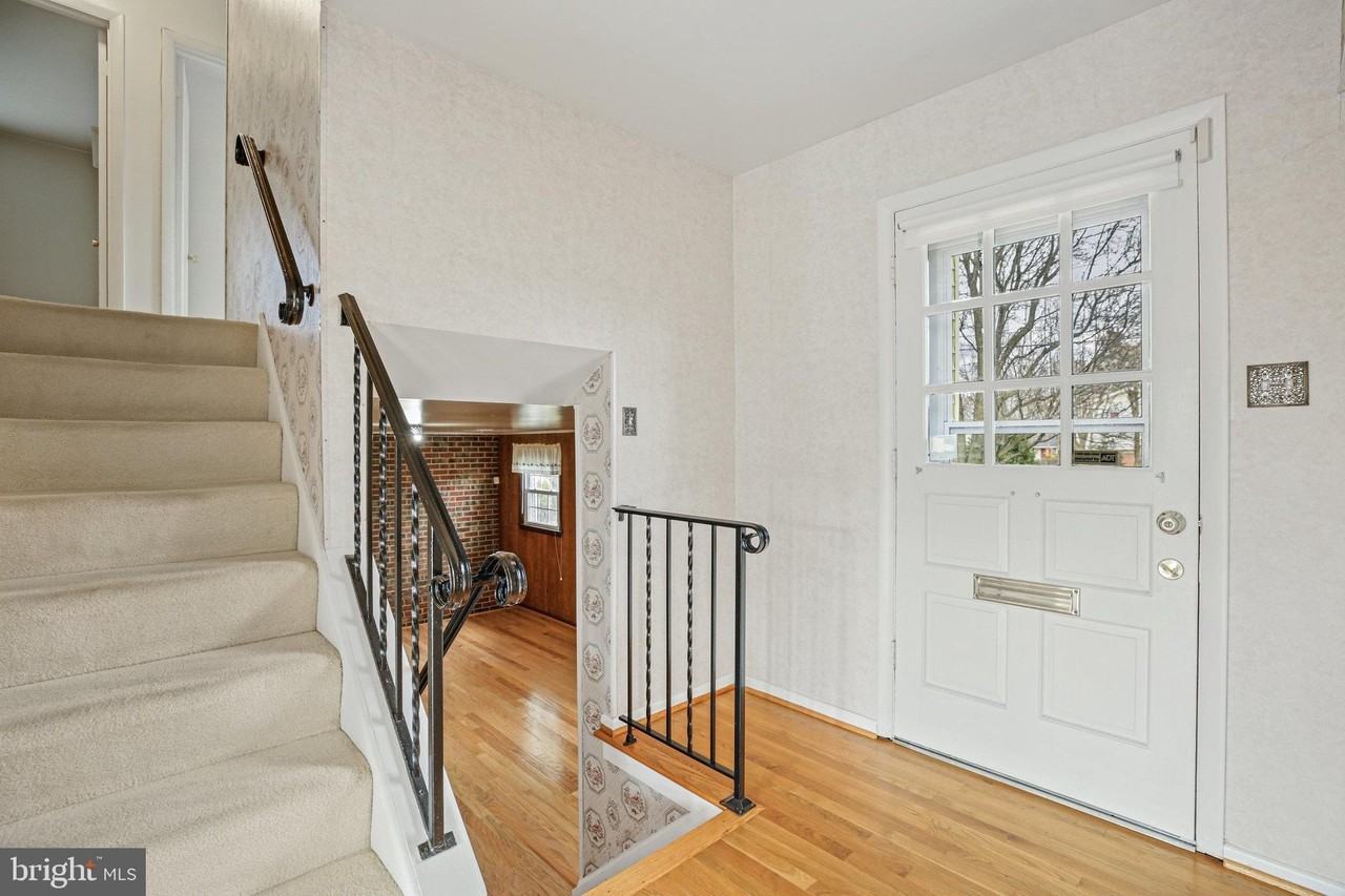 6106 Rivanna Dr - Photo 4 of 43