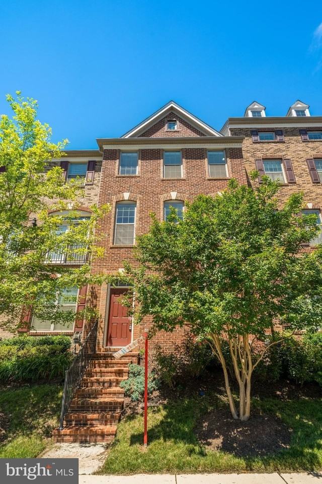 22595 Willington Sq - Photo 2 of 50