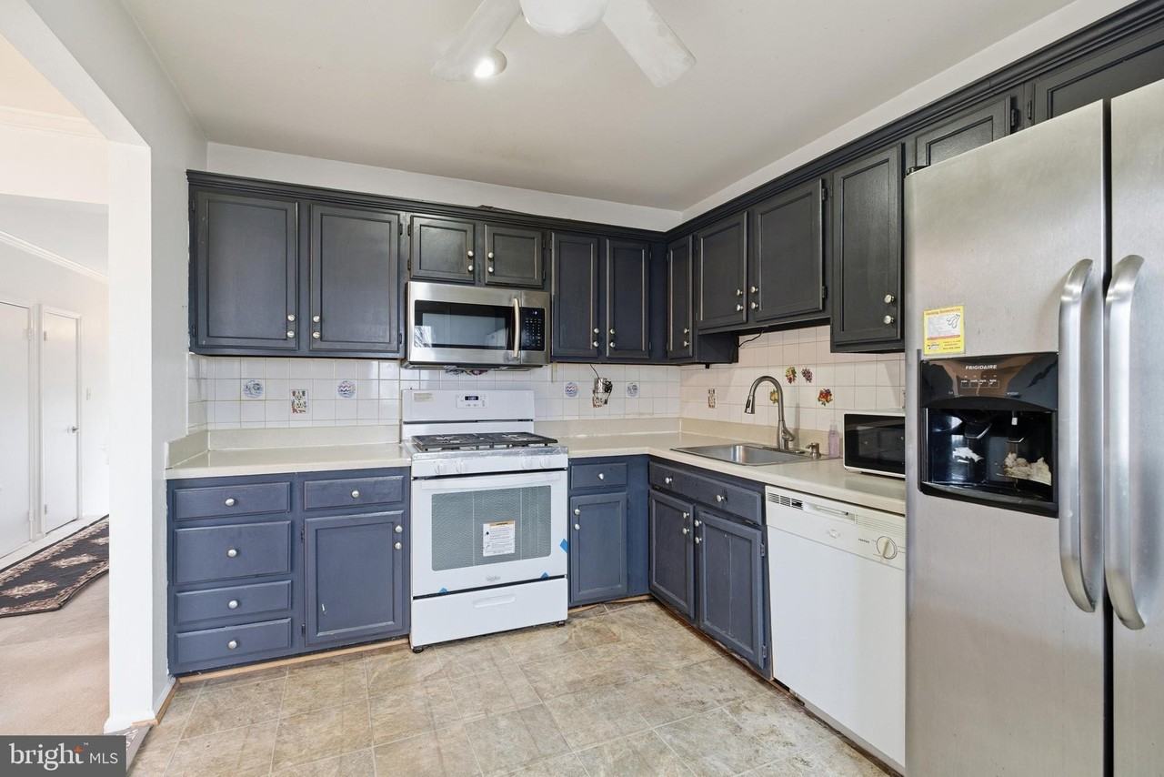 7669 Chadds Landing Way - Photo 7 of 19