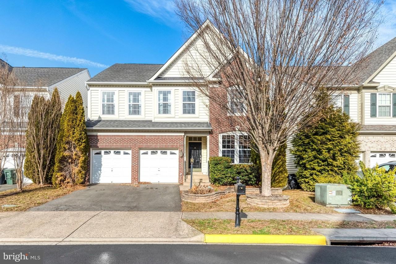 14570 Collingham Pl - Photo 4 of 50